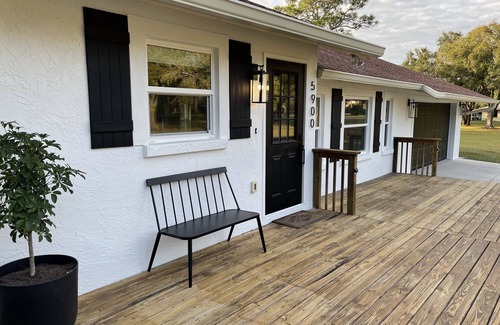 Braden River Casa | Modern farmhouse in the heart of UTC - Seclusion, yet close to everything!