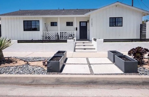 Cypress Casa | MODERN FARMHOUSE living centrally located!