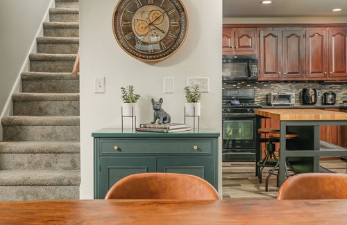 Canadensis Casa | Modern Farmhouse w/ heated pool, hot tub, fishing pond, movie theater, game room
