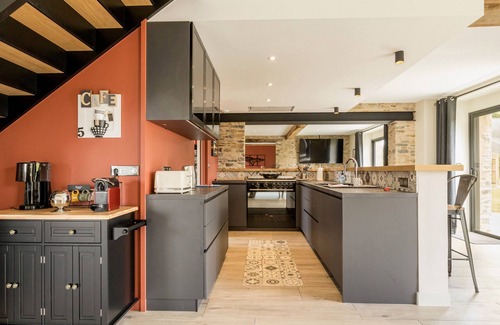 Loireauxence Cabaña | Casa rústica moderna con spa, billar, futbolín, gimnasio, hammam y Wi-Fi