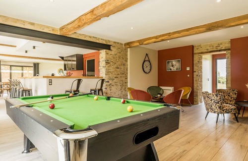 Loireauxence Cabaña | Casa rústica moderna con spa, billar, futbolín, gimnasio, hammam y Wi-Fi