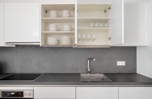 Favoriten Apartamento | Modern Favoriten 2BR w/ Gym, Lounge & Elevator, nr Metro, by Blueground