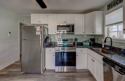 Village Green Casa | Modern Fenced in Pet Friendly 2BR 1BA Home