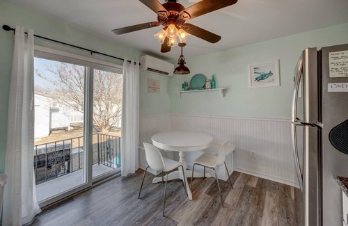 Village Green Casa | Modern Fenced in Pet Friendly 2BR 1BA Home