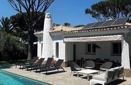 Cabo Roche Casa | Finca moderna cerca de la playa con piscina.