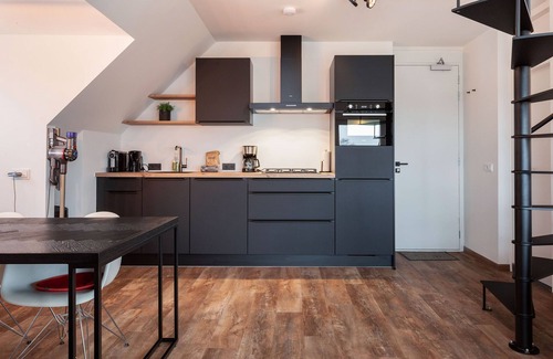 Offingawier Apartamento | Apartamento moderno en el 1er piso ubicado directamente en Sneekermeer