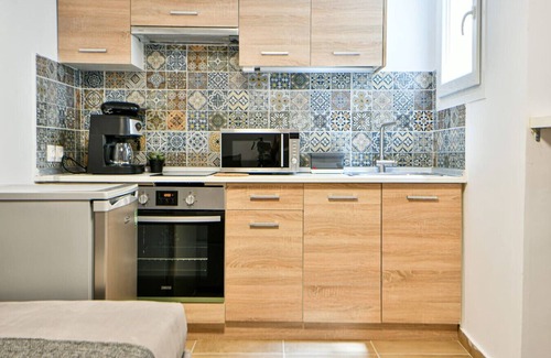 Ilisia Condominio | Modern Flat in Central Athens (Chrysanthemum)