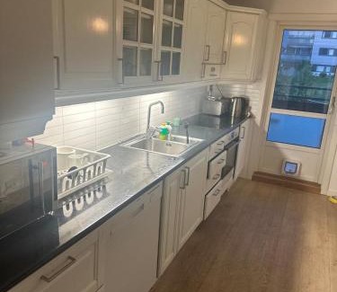 Alna Apartamento | Modern Flat Near Metro Garage 85SM