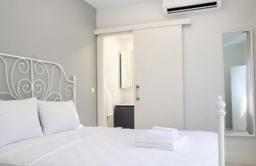 Milas Apartamento | Modern Flat w Garden 5 min to Beach in Milas