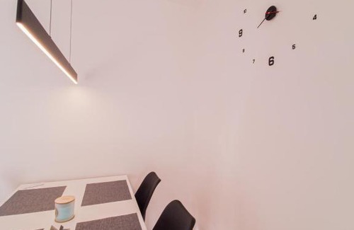 Hradec Kralove Apartamento | Modern flat with large terrace