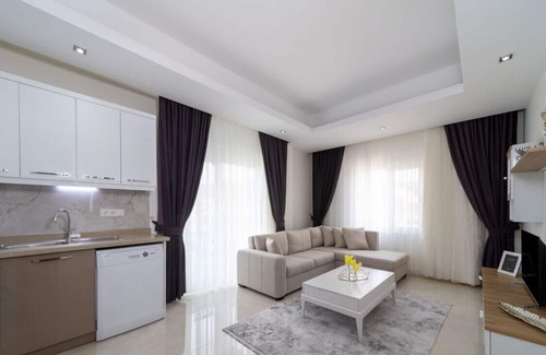 Avsallar Apartamento | Modern Flat with Shared Closed Pool in Alanya
