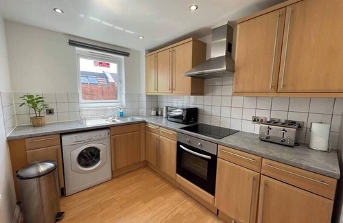 Windmill Hill Apartamento | Modern, fresh & spacious apartment with parking