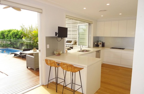 Freshwater Casa | Modern Freshwater Beach House - Pool, walk to beach, firepit