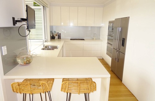 Freshwater Casa | Modern Freshwater Beach House - Pool, walk to beach, firepit