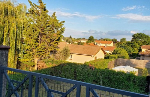 L'Isle-Jourdain Apartamento | Modern, fully-equipped apartment