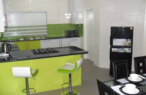 Harare Apartamento | Apartamento moderno de 3 dormitorios totalmente amueblado