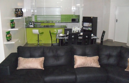 Harare Apartamento | Apartamento moderno de 3 dormitorios totalmente amueblado