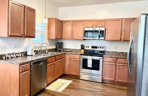 Westgate Casa | Modern Fun Home, w/ neighborhood pool. Close to restaurants and shopping!
