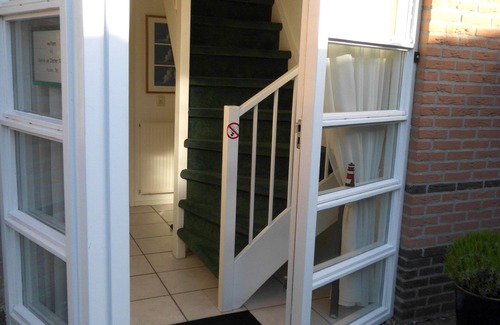 Medemblik Casa | Moderna casa amueblada para 6 personas, justo en el agua - WiFi!