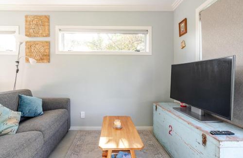 Auckland Casa | Modern Garden Cottage with Private Outdoor Area - New Lynn
