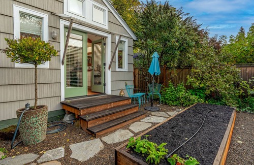 West Eugene Casa | Jardín moderno oasis en el corazón de Eugene