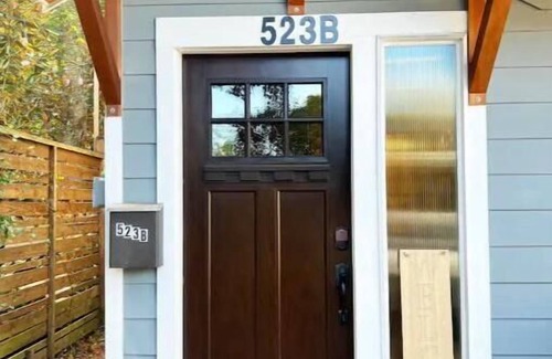 Central District Casa | Modern gateway to character-rich Madison Valley