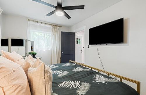 Caldwell Casa | Modern Gatsby 2b15b Caldwell Near Golf Course!