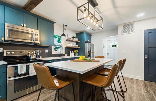 Caldwell Casa | Modern Gatsby 2b15b Caldwell Near Golf Course!