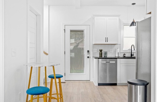 Clarksville Casa | Modern Getaway walkable to Downtown Clarksville!