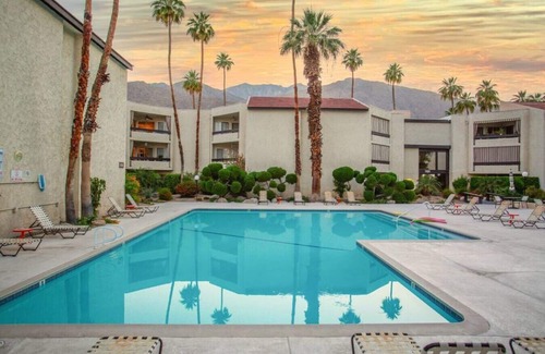 Palm Springs Condominio | Modern, Glam 2-br Condo w/ Amazing Mountain Views