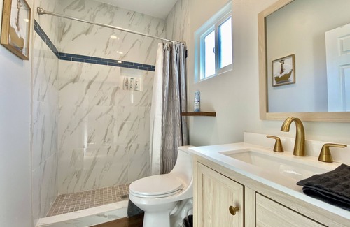Stanton Casa | Modern Guesthouse 15 minutes to Disney with queen bed and bunk beds for family