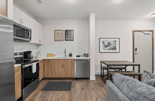 Eighth Avenue Apartamento | Modern Gulch Retreat Steps to Broadway
