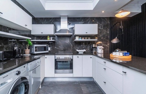Victoria and Alfred Waterfront Apartamento | Modern Harbour Hideaway