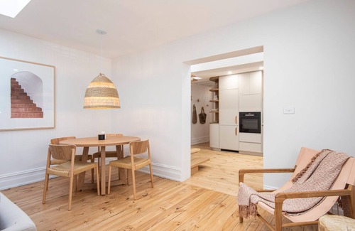 Fitzroy Casa | Modern Haven in Vibey Fitzroy Walk to shops