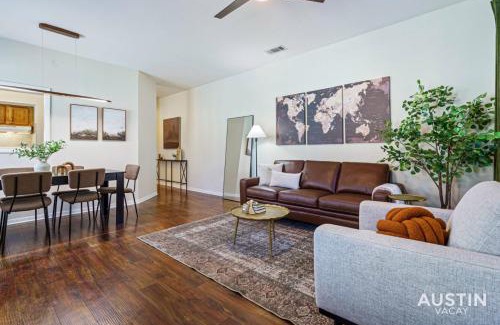 Clarksville Casa | Modern Haven with King Suite and Impeccable Location