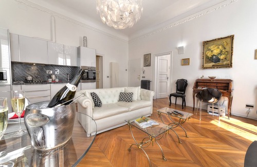 Duomo Apartamento | Moderno, de gama alta confort y encanto antiguo cerca de Duomo, estación de tren
