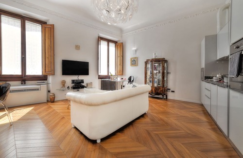 Duomo Apartamento | Moderno, de gama alta confort y encanto antiguo cerca de Duomo, estación de tren
