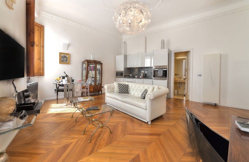 Duomo Apartamento | Moderno, de gama alta confort y encanto antiguo cerca de Duomo, estación de tren