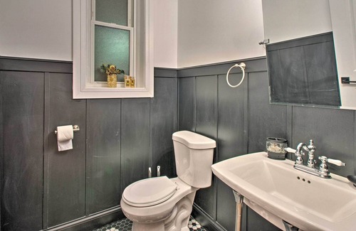 Grand Boulevard Casa | Modern Historic Greystone ~ 5 Mi to Downtown!