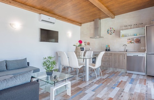 San Ambrosio Casa | Moderna casa de vacaciones con piscina - Casa Capricho