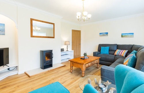Cardigan Casa | Modern Holiday Cottage - Perfectly placed for visiting Cardigan Town & exploring the coastline