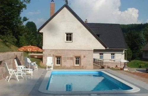 Stupna Casa | Moderna Casa de Vacaciones en Vidochov con Piscina Privada