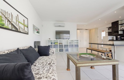Urbanizacion Costabella Apartamento | Casa vacacional moderna en Costabella, Marbella