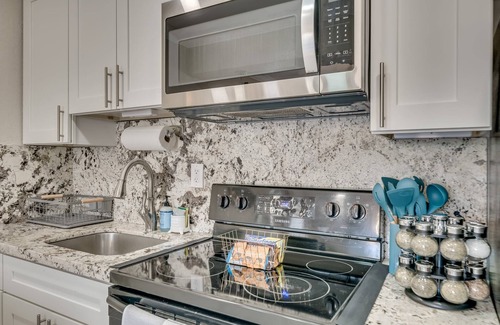 Central Fort Lauderdale Apartamento | Modern home 10 minutes from Ft. Lauderdale beach!