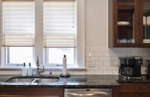 Royal Oak Casa | Modern Home Downtown Royal Oak/ 15 Min to Downtown DET