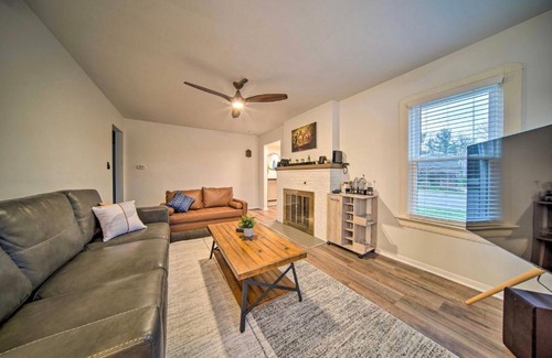 Erie Casa | Modern Home Family Friendly Grill Fireplace
