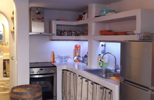 Piraeus Apartamento | Modern home, fully equipped, two minutes from the Sea, restaurants, bars.