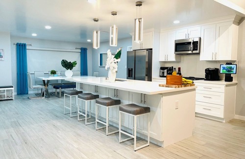 Baldwin Park Casa | Modern Home in Baldwin Park-Central to All Attractions