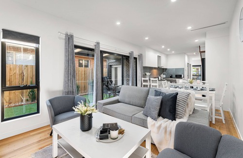 Campbellfield Casa | Modern home in Fawkner