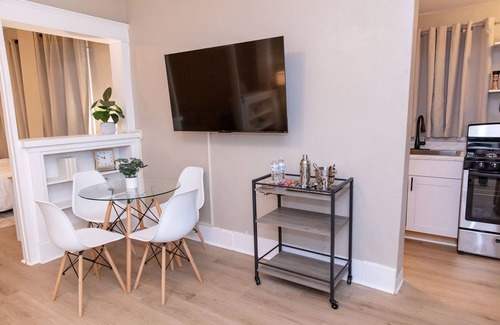 Governmental Mall Condominio | Modern Home in Heart of Downtown Phoenix: Unit D